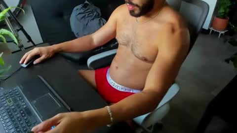 T. online show from February 5, 2026, 6:12 pm