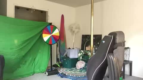 BustyPrincessLeila online show from April 23, 2026, 3:14 pm