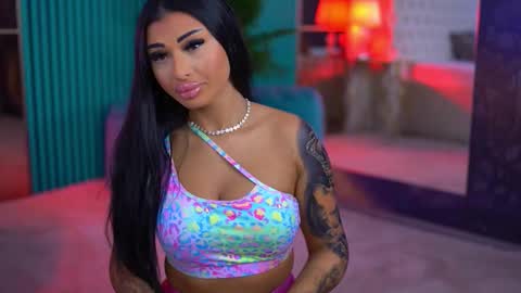 arabellaposh online show from November 20, 2025, 6:13 am