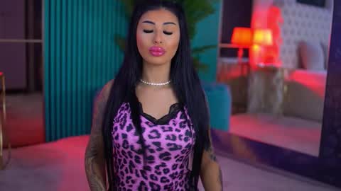 arabellaposh online show from December 15, 2025, 5:01 am