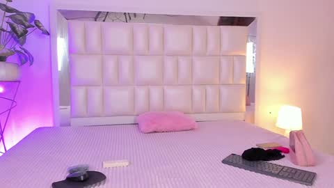 Snapshot of aradia_01 chatting on December 28, 2024, 5:44 am online show from December 28, 2024, 5:44 am