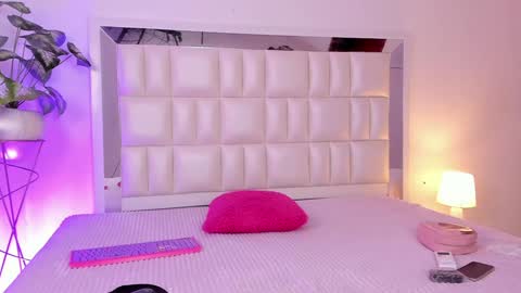 Snapshot of aradia_01 chatting on December 31, 2024, 5:33 am online show from December 31, 2024, 5:33 am