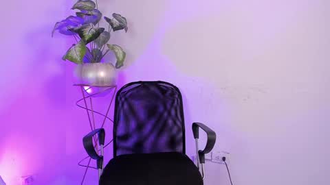 Snapshot of aradia_01 chatting on January 22, 2025, 5:16 am online show from January 22, 2025, 5:16 am