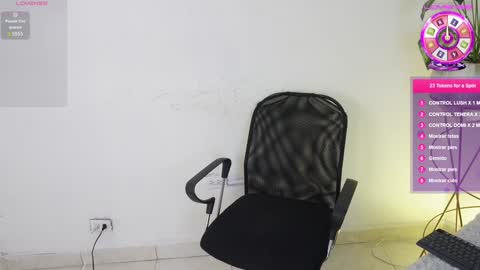 Snapshot of aradia_01 chatting on January 29, 2025, 5:30 am online show from January 29, 2025, 5:30 am