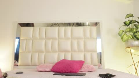 Snapshot of aradia_01 chatting on February 11, 2025, 7:54 am online show from February 11, 2025, 7:54 am