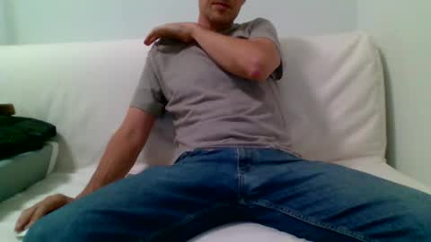 aragon9999 online show from October 1, 2025, 8:04 pm