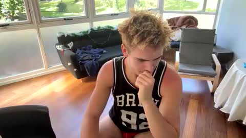 Snapshot of archievirt chatting on December 18, 2025, 12:44 pm Archie online show from December 18, 2025, 12:44 pm