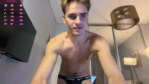 Archie online show from May 8, 2026, 11:32 pm