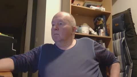 Snapshot of arcticman44 chatting on February 5, 2025, 6:15 pm arcticman44 online show from February 5, 2025, 6:15 pm