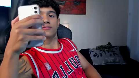 aress444 online show from December 17, 2025, 4:51 am