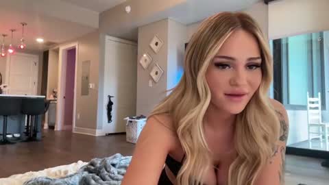 Ari  online show from June 10, 2026, 12:44 am