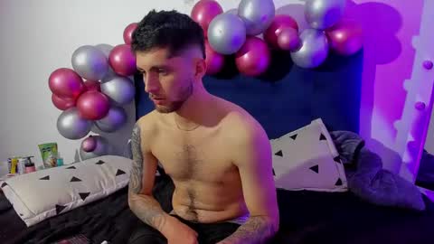 Snapshot of ari_and_loggan chatting on December 27, 2024, 3:42 am Ari and loggan online show from December 27, 2024, 3:42 am