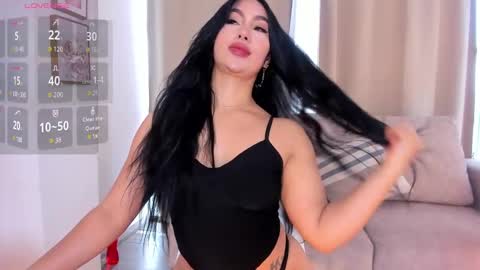 Ari online show from November 14, 2025, 2:38 pm