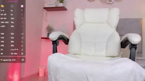 Snapshot of ari_lovely18 chatting on June 2, 2026, 12:23 am Im Ari online show from June 2, 2026, 12:23 am