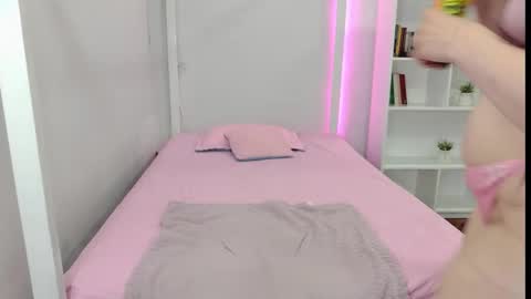    online show from October 15, 2025, 7:47 pm