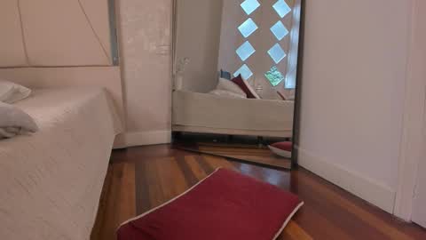 Ari Wilde online show from March 12, 2026, 1:06 pm