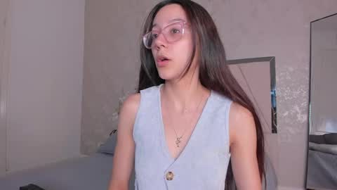Snapshot of ari_wilde chatting on April 21, 2026, 12:55 pm Ari Wilde online show from April 21, 2026, 12:55 pm