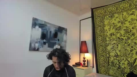 aria y orien  online show from January 11, 2026, 11:04 am