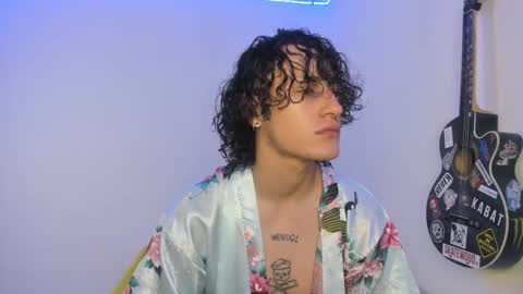 aria y orien  online show from January 14, 2026, 11:38 am