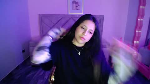 Aria online show from November 11, 2025, 9:48 pm