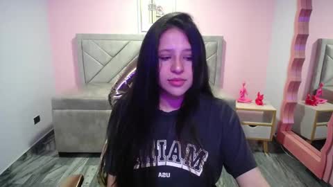 Aria online show from November 28, 2025, 10:12 pm