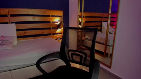 Aria online show from December 19, 2024, 7:40 pm