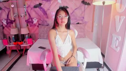 Aria Jones online show from October 27, 2025, 1:04 pm