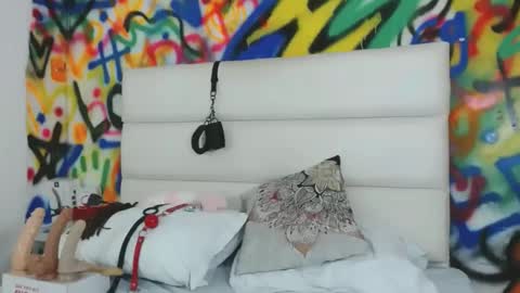 Snapshot of aria_martiin chatting on March 6, 2025, 6:05 pm aria online show from March 6, 2025, 6:05 pm