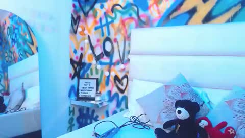 aria online show from November 14, 2025, 12:59 pm