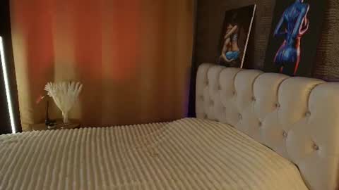 aria_mila online show from July 4, 2026, 9:37 am