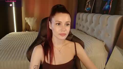aria_mila online show from July 6, 2026, 7:49 am
