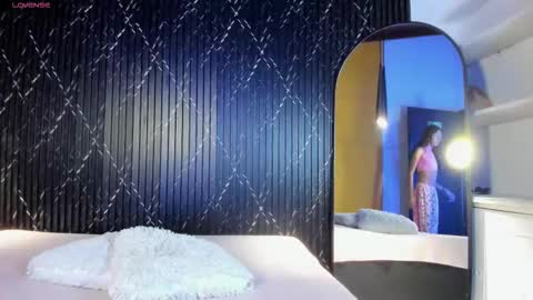 Aria Millers  online show from December 2, 2025, 12:10 pm