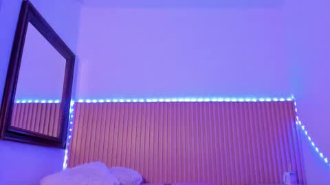 Aria Millers  online show from December 19, 2025, 11:17 am