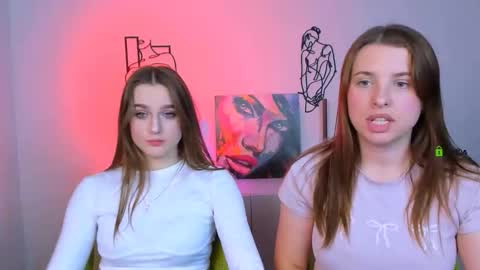 Luna online show from October 3, 2025, 7:11 pm