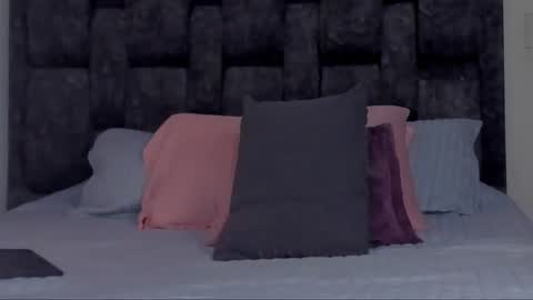 aria online show from October 17, 2025, 5:48 pm