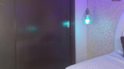 aria_sm online show from November 22, 2025, 7:46 pm