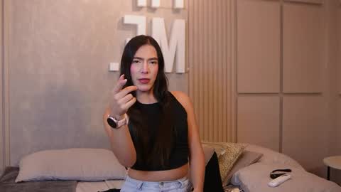 Snapshot of ariaa_isabell chatting on May 7, 2026, 6:35 pm Ariaa online show from May 7, 2026, 6:35 pm