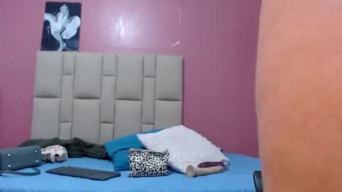 ariacoral online show from March 3, 2025, 12:58 pm