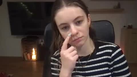 AriaCreazy online show from December 5, 2024, 9:50 pm