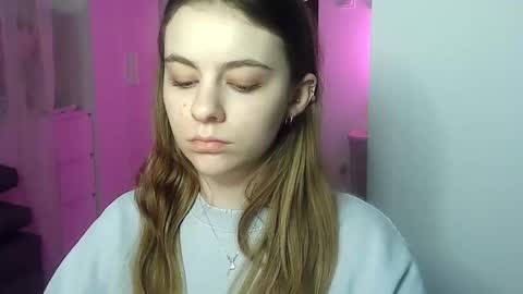 AriaCreazy online show from December 9, 2024, 6:35 pm