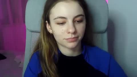 AriaCreazy online show from February 3, 2025, 9:18 pm