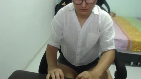 ...Ariana... online show from February 20, 2025, 6:57 pm