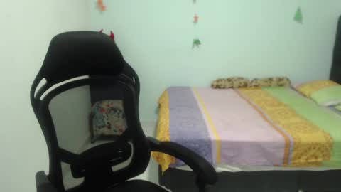 ...Ariana... online show from March 6, 2025, 6:16 pm