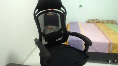 ...Ariana... online show from March 8, 2025, 5:01 pm