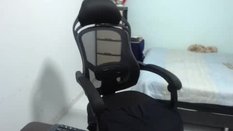 ...Ariana... online show from September 10, 2025, 5:13 pm