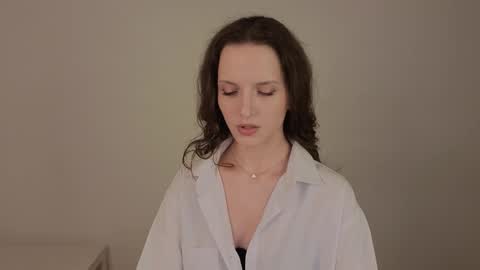Snapshot of ariadna_s chatting on May 2, 2026, 10:26 pm Ariadna online show from May 2, 2026, 10:26 pm