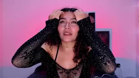 Snapshot of ariadna_tr chatting on November 11, 2025, 11:05 pm Ari online show from November 11, 2025, 11:05 pm