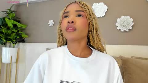 Aria Foster online show from February 8, 2026, 3:43 am