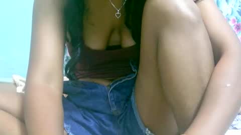 Snapshot of ariah13 chatting on December 19, 2025, 6:42 am ariah13 online show from December 19, 2025, 6:42 am