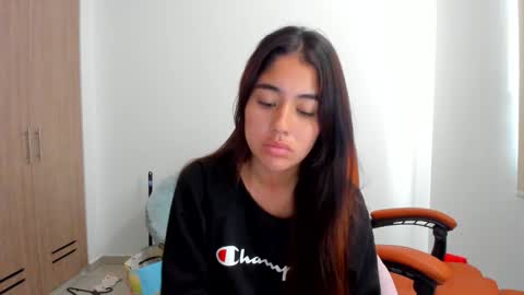 Snapshot of ariamontgomeryyy chatting on February 28, 2025, 3:15 pm Aria Montgomery online show from February 28, 2025, 3:15 pm